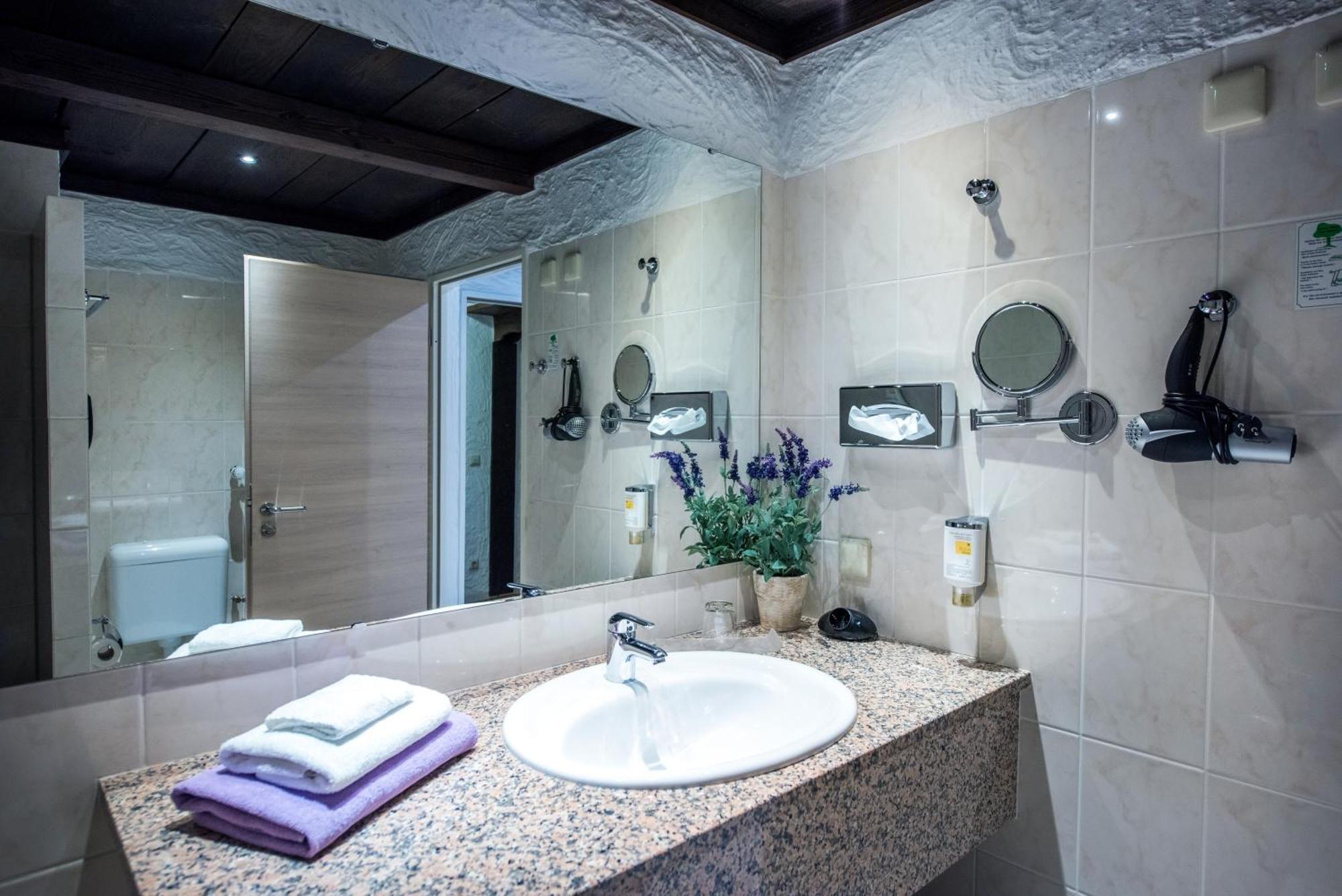 Hotel Contel Mit Teststation Koblenz (Rhineland-Palatinate)