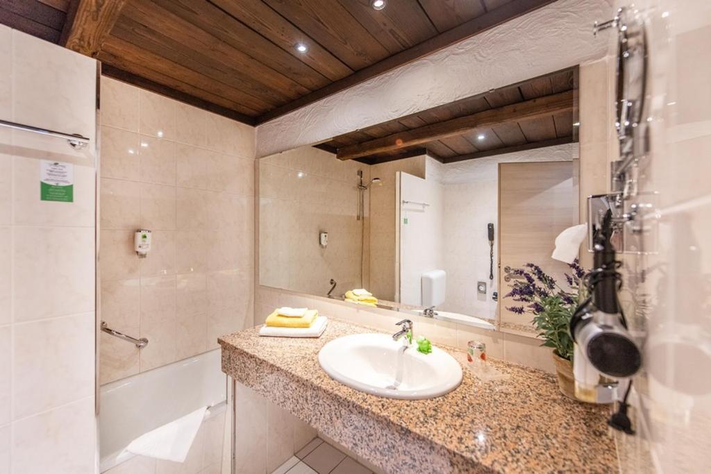 Hotel Contel Mit Teststation